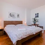 Fredi Apartment