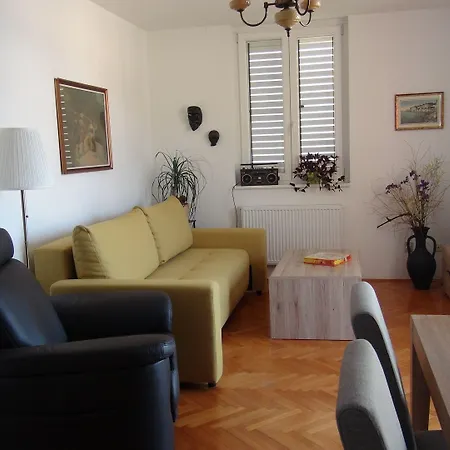 Apartament Fredi