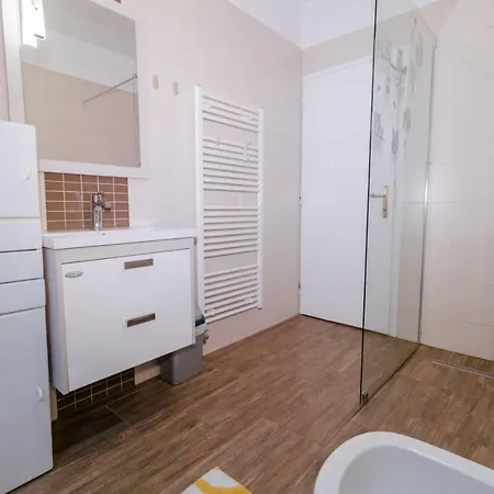 דירה Fredi פיראן